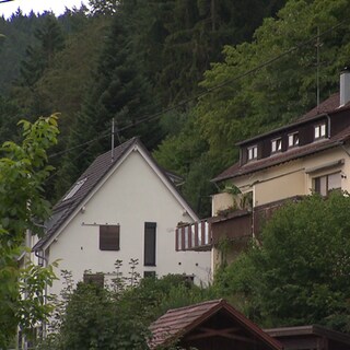 Von der Neubewertung betroffene Häuser in Hanglage im Landkreis Calw