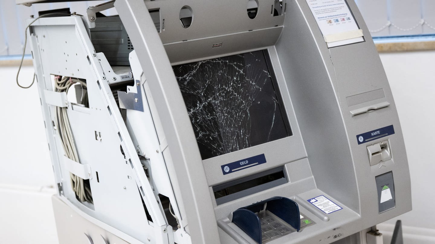 Ein gesprengter Geldautomat