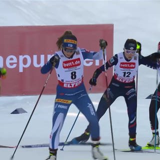 Langläuferinnen auf der Piste