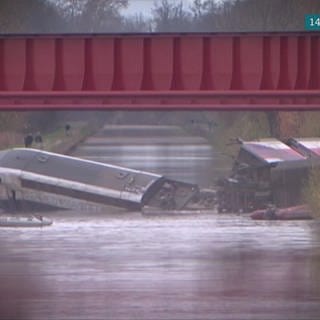 Verunglückte TGV im Fluss