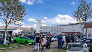Saisonauftakt der Motorsportbegeisterten: Motorworld in Böblingen