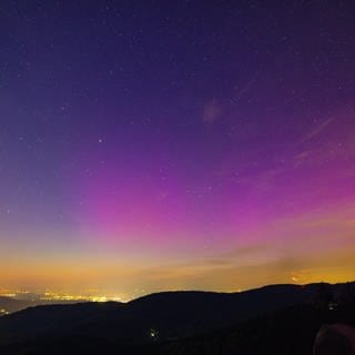 Nur noch schwaches Polarlicht von Kaltenbronn im Kreis Rastatt aus gesehen