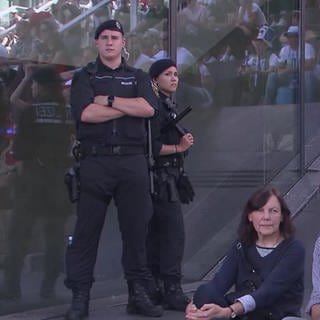 EM: Sicherheit- wir begleiten Polizeistreife in Stuttgart