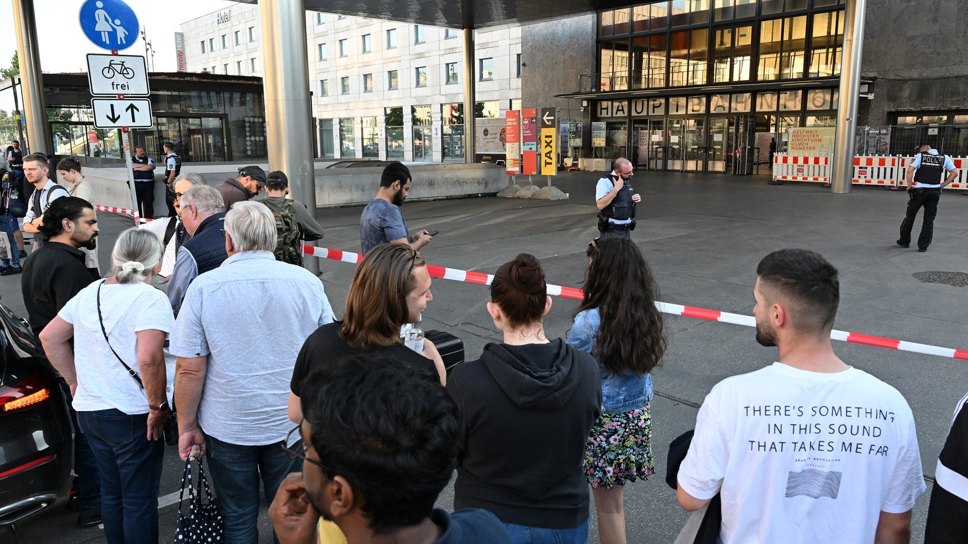 Wegen schriftlicher Drohung: Ulmer Hauptbahnhof von Polizei zeitweise gesperrt