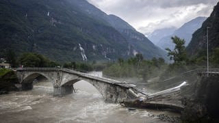 Die eingestürzte Visletto-Brücke zwischen Visletto und Cevio