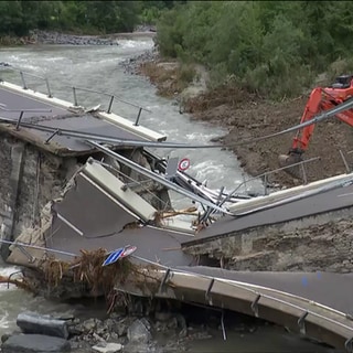 Von Hochwasser zerstörte Brücke