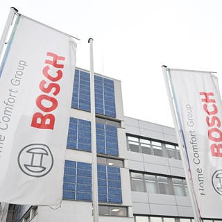 Der Stuttgarter Technologiekonzern Bosch will Teile der Johnson Controls Gruppe übernehmen. Insgesamt soll der Deal rund 7,4 Milliarden Euro kosten.