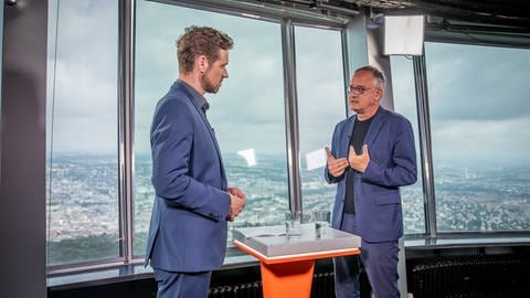 Stoch beim Sommerinterview 2024 auf dem Fernsehturm mit Georg Bruder