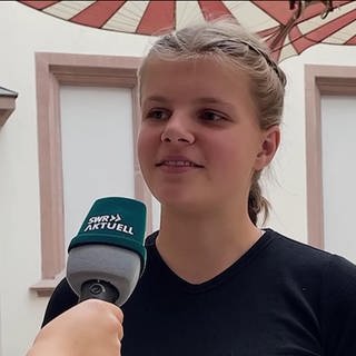 Emilia Stella Schneider ist 16 und sitzt für die Junge Ulmer Liste als Stadträtin im neuen Gemeinderat. Am Mittwoch hatte die Schülerin ihre erste Sitzung.