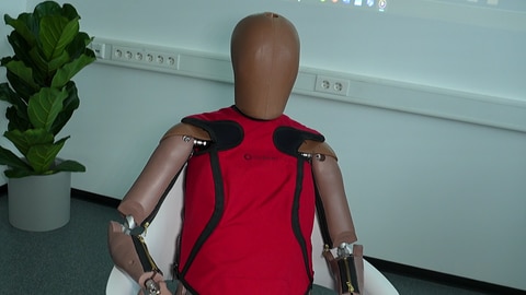 Weibliche Crashtest-Dummies sind bisher selten, da sie für Tests noch nicht vorgeschrieben sind.