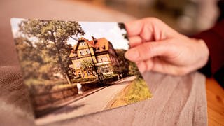 Eine Postkarte zeigt die Kinderheilanstalt "Waldhaus" in Bad Salzdetfurth