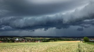 Eine Gewitterzelle über Baden-Württemberg