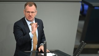 Der Bundestagsabgeordnete Dirk Spaniel (AfD) spricht im Plenum (Archivbild).