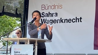 Sahra Wagenknecht vom BSW spricht am Alten Messplatz in Mannheim (Baden-Württemberg)