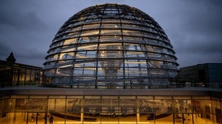 Die Kuppel des Reichstagsgebäudes in Berlin.