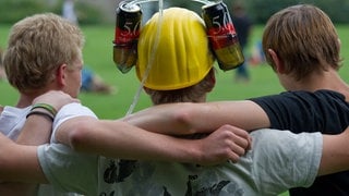 Die Zahl jugendlicher Rauschtrinker in Rheinland-Pfalz ist rückläufig. Laut DAK sind die Zahlen aber noch immer zu hoch.