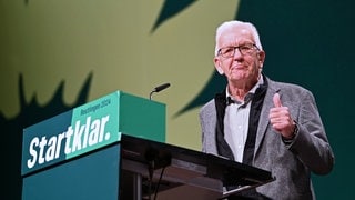 Winfried Kretschmann (Grüne) spricht beim Landesparteitag der Grünen.