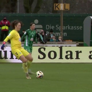 Spielerinnen auf dem Feld