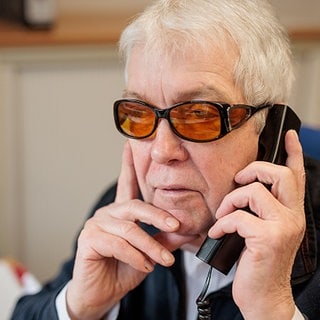 Gerhard Weingartner ist ehrenamtlicher Mitarbeiter beim Seniorentelefon.