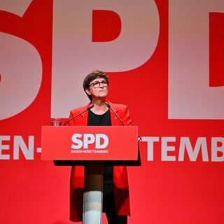 Die Bundesvorsitzende der SPD, Saskia Esken, spricht beim Landesparteitag der SPD Baden-Württemberg, in Schwäbisch Gmünd.