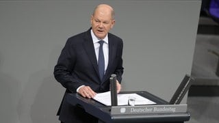 Bundeskanzler Olaf Scholz (SPD) hat die Vertrauensfrage im Bundestag verloren.