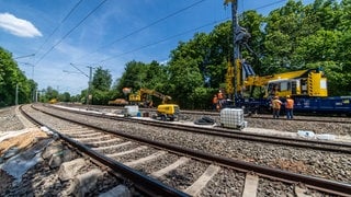 Bauarbeiten finden auf der Bahnstrecke Stuttgarts statt. Das Ziel der Arbeiten: Die Digitalisierung des Stuttgarter Bahnknotens.