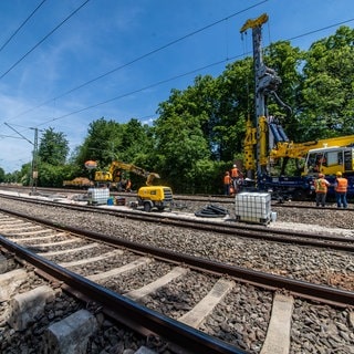 Bauarbeiten finden auf der Bahnstrecke Stuttgarts statt. Das Ziel der Arbeiten: Die Digitalisierung des Stuttgarter Bahnknotens.