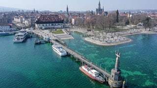 Blick auf die Hafeneinfahrt von Konstanz