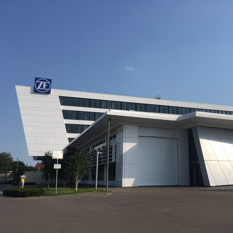 ZF Plant Weiter Mit Standort Friedrichshafen, Mehr Digitaes - SWR Aktuell