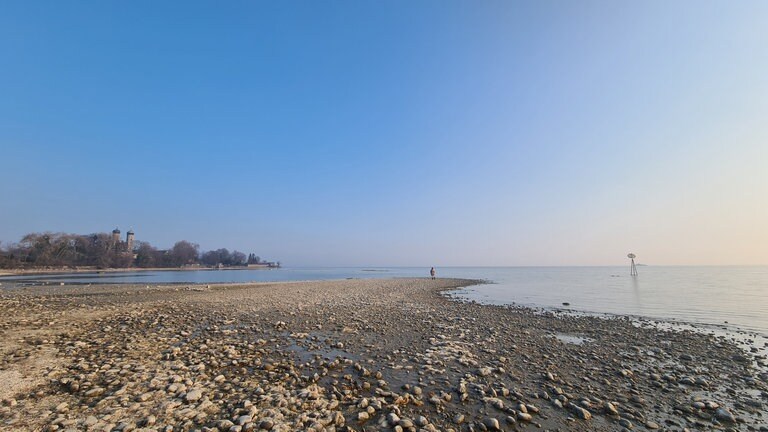 Monatelang Zu Wenig Regen: Wasserstand Am Bodensee Sehr Niedrig - SWR ...