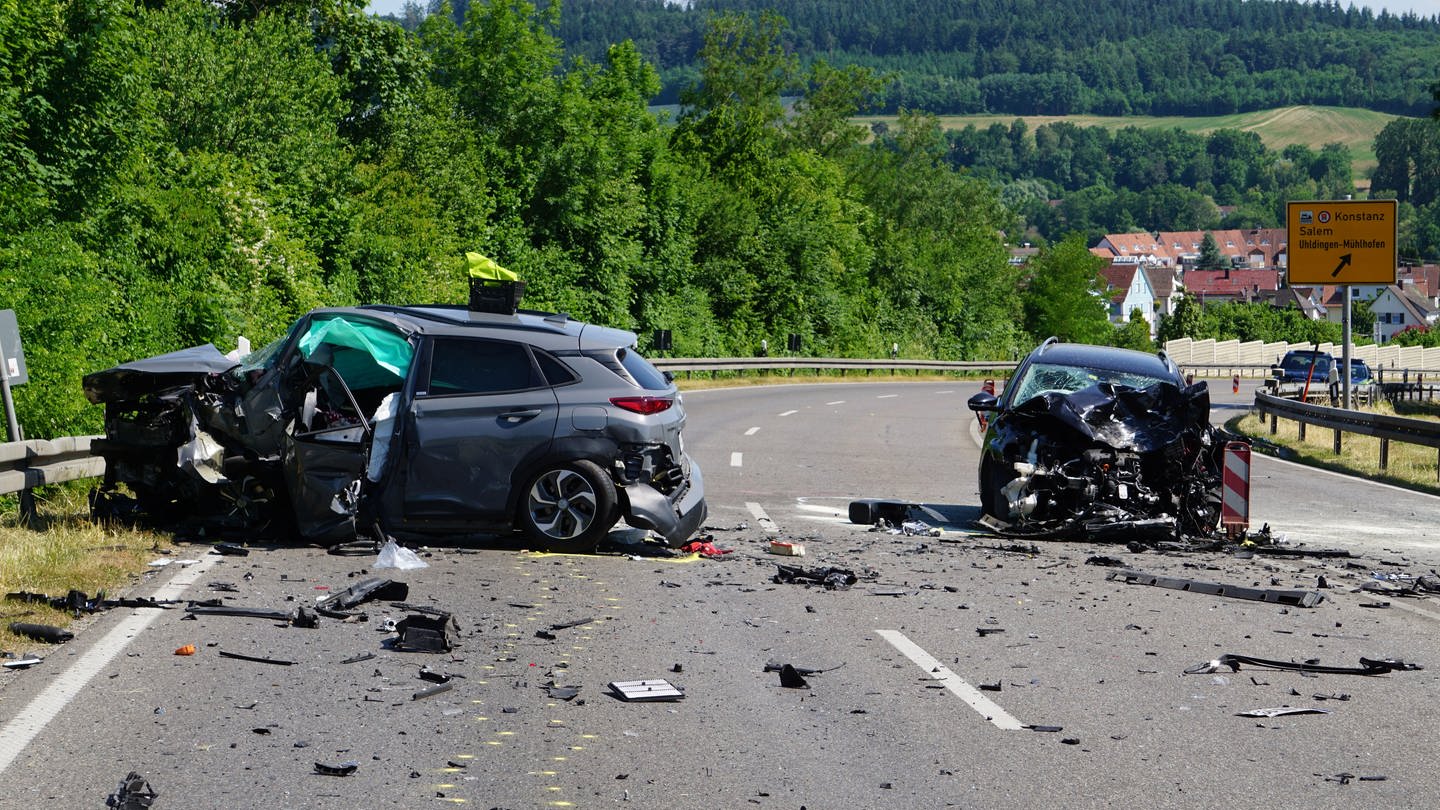 Vier Verletzte Und Ein Toter Bei Unfall Auf B31 - SWR Aktuell