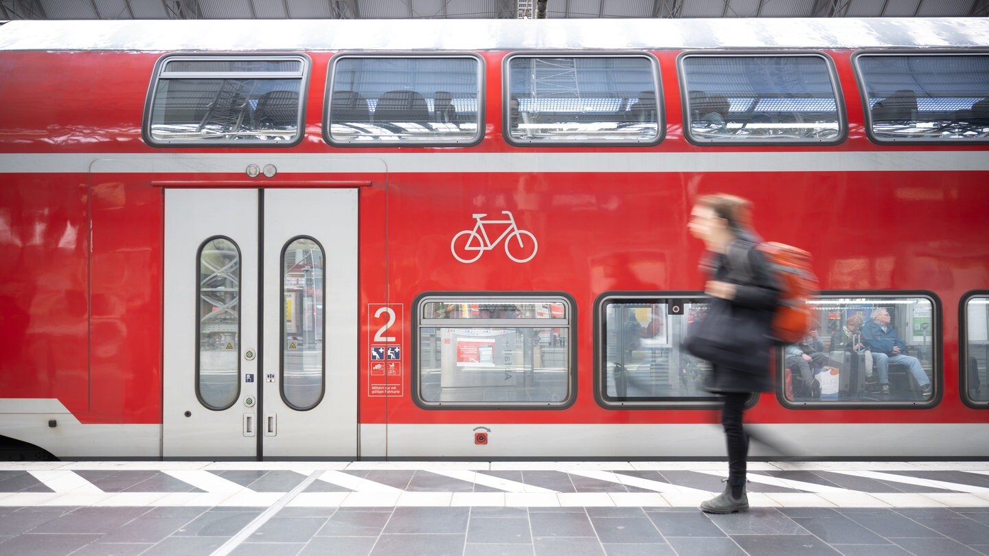 Bodensee-Oberschwaben: Deutschlandticket Kommt Gut An - SWR Aktuell