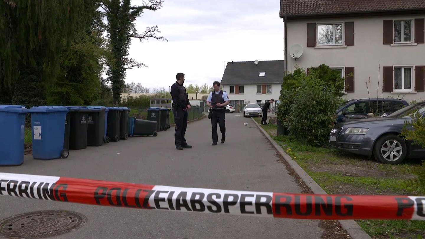 In Oberuhldingen (Bodenseekreis) hat ein Mann einen Polizeieinsatz ausgelöst, dabei machten die Beamten von ihrer Schusswaffe Gebrauch.
