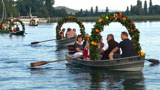 Bootsprozession: hübsch geschmückte Boote auf dem Bodensee