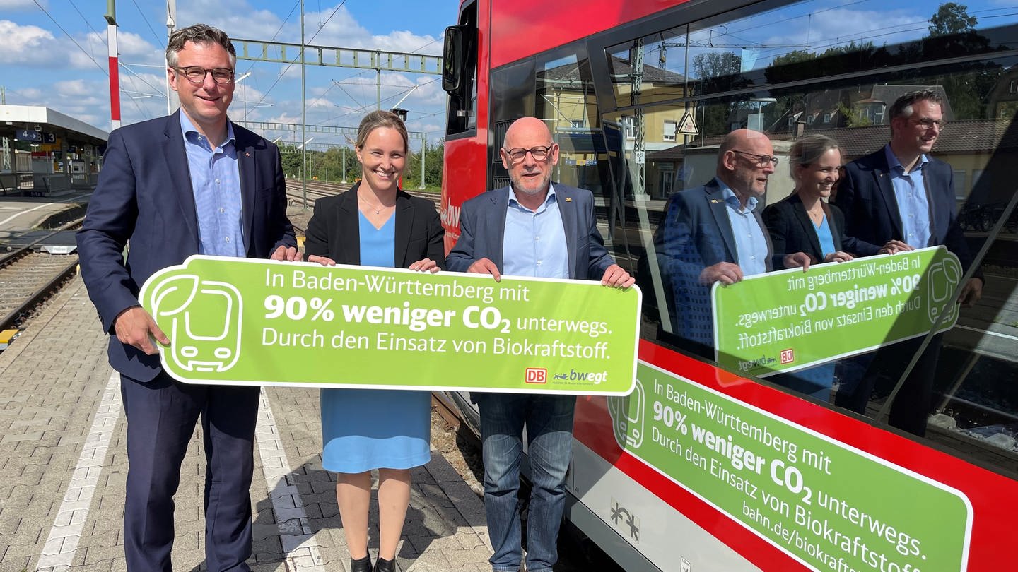 Deutsche Bahn betankt ersten Regionalzug bundesweit in Aulendorf mit Biokraftstoff.