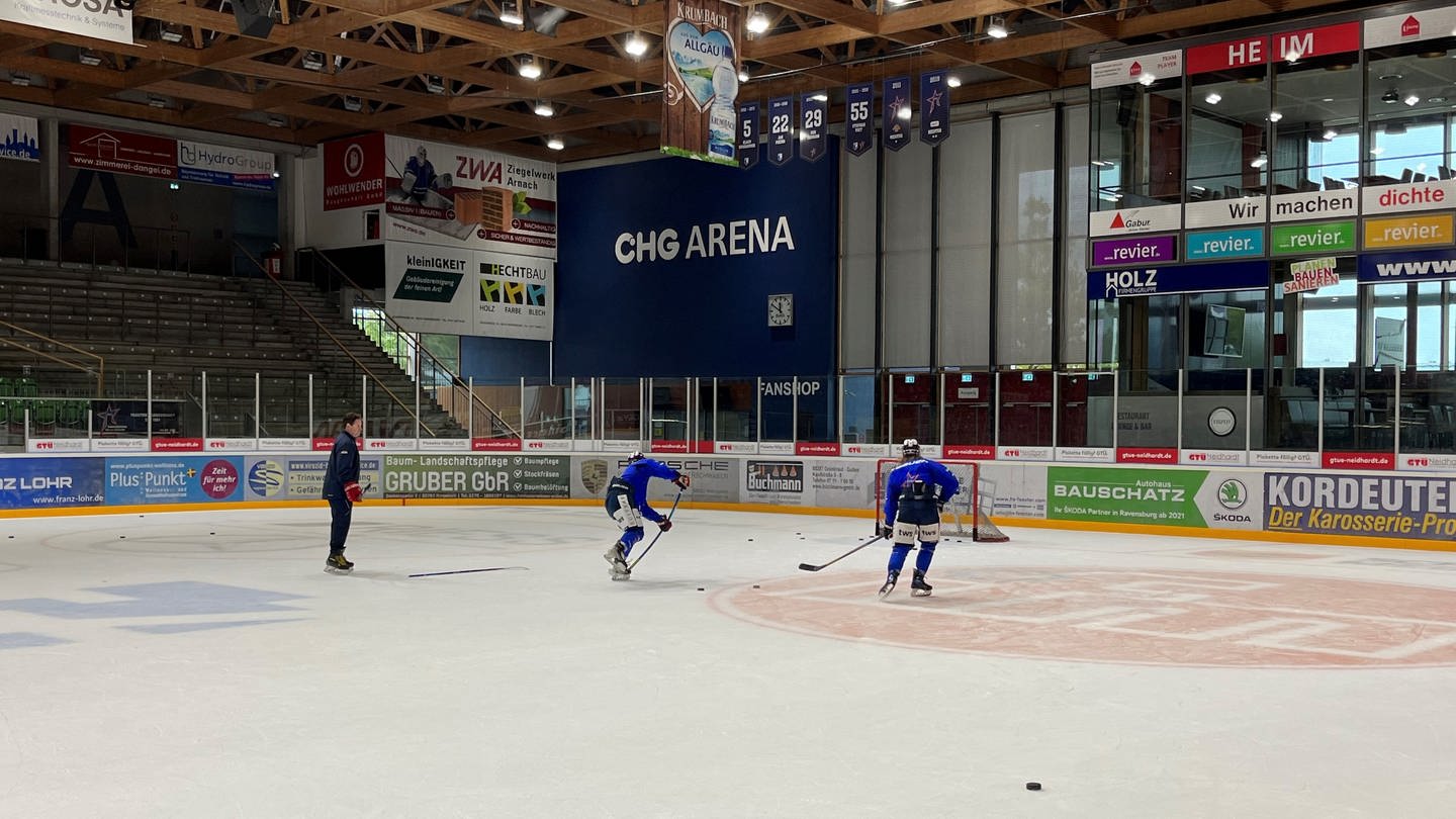 Die Ravensburg Towerstars beim Training.