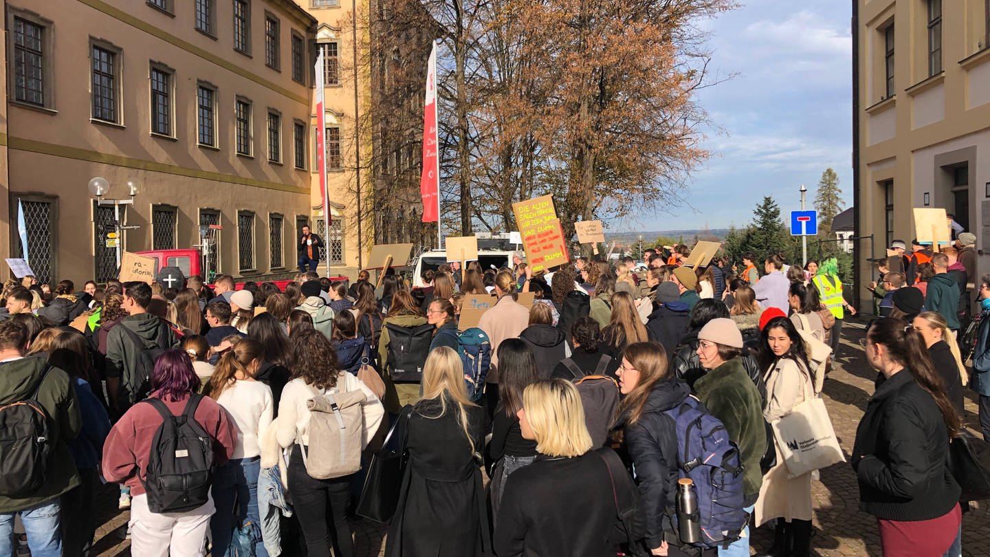 Studierende der Pädagogischen Hochschule Weingarten demonstrieren.