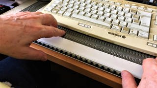 Computer-Tastatur mit Blindenschrift von Erwin Kemper aus Aulendorf