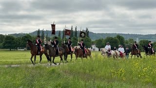 Die Strecke des Blutritts Weingarten führt auch über Felder.