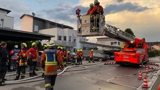 Feuerwehr löscht Dachbrand in Amtzell