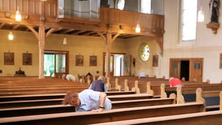 Großputz der Kirche stand in Baustetten, Kreis Biberach 