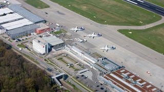 Der Bodensee Airport in Friedrichshafen von oben