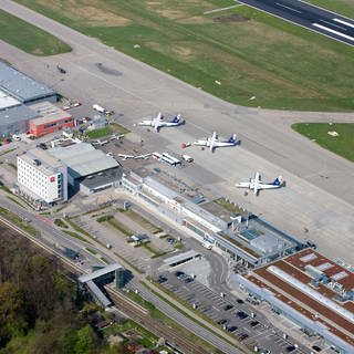 Der Bodensee Airport in Friedrichshafen von oben