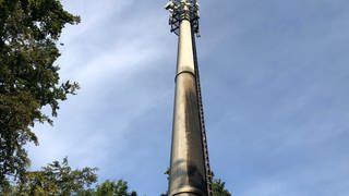 Der Sendemast in Berg (Kreis Ravensburg) ist von einem Blitz getroffen worden.