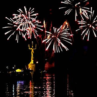 Feuerwerk über dem Bodensee bei Konstanz