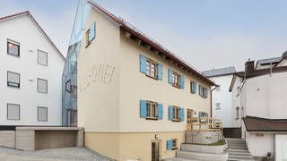 Das Bronner Haus in Laupheim nach der Sanierung und Erweiterung. Quelle: Dr. Bronner's, Teamwerk Architekten.