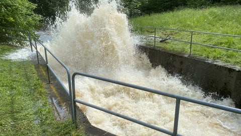 Das Regenrückhaltebecken Aachtobel.