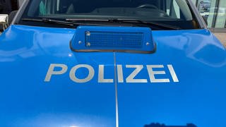 Ein Hochzeitskorso hat eine BUndesstraße bei Ravensburg blockiert. Jetzt ermittelt die Polizei.