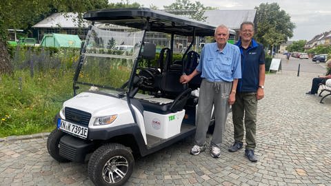 Ehrenamtliche bieten Fahrservice auf dem Friedhof Konstanz an