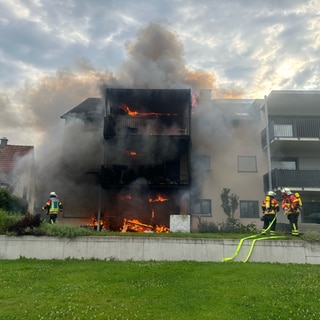 Brand eines Mehrfamilienhauses in Friedingen (Kreis Konstanz)